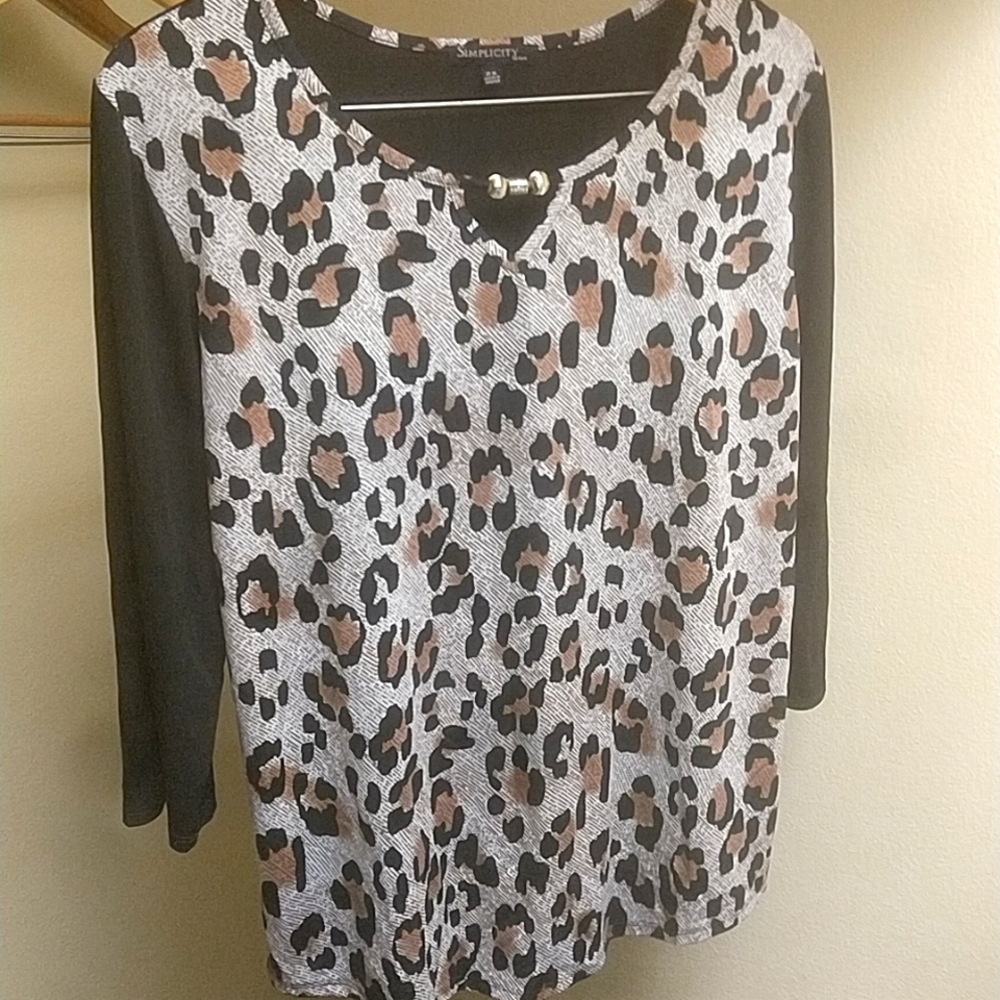 Simplicity long sleeve shirt, leopard print, size 2xl